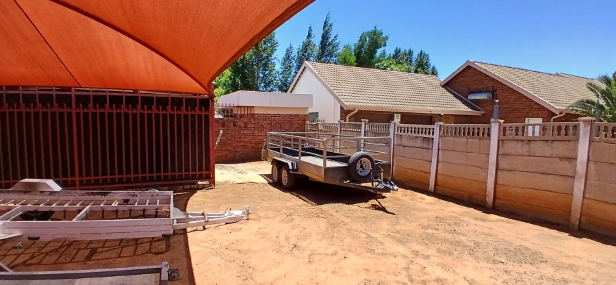 4 Bedroom Property for Sale in Universitas Free State